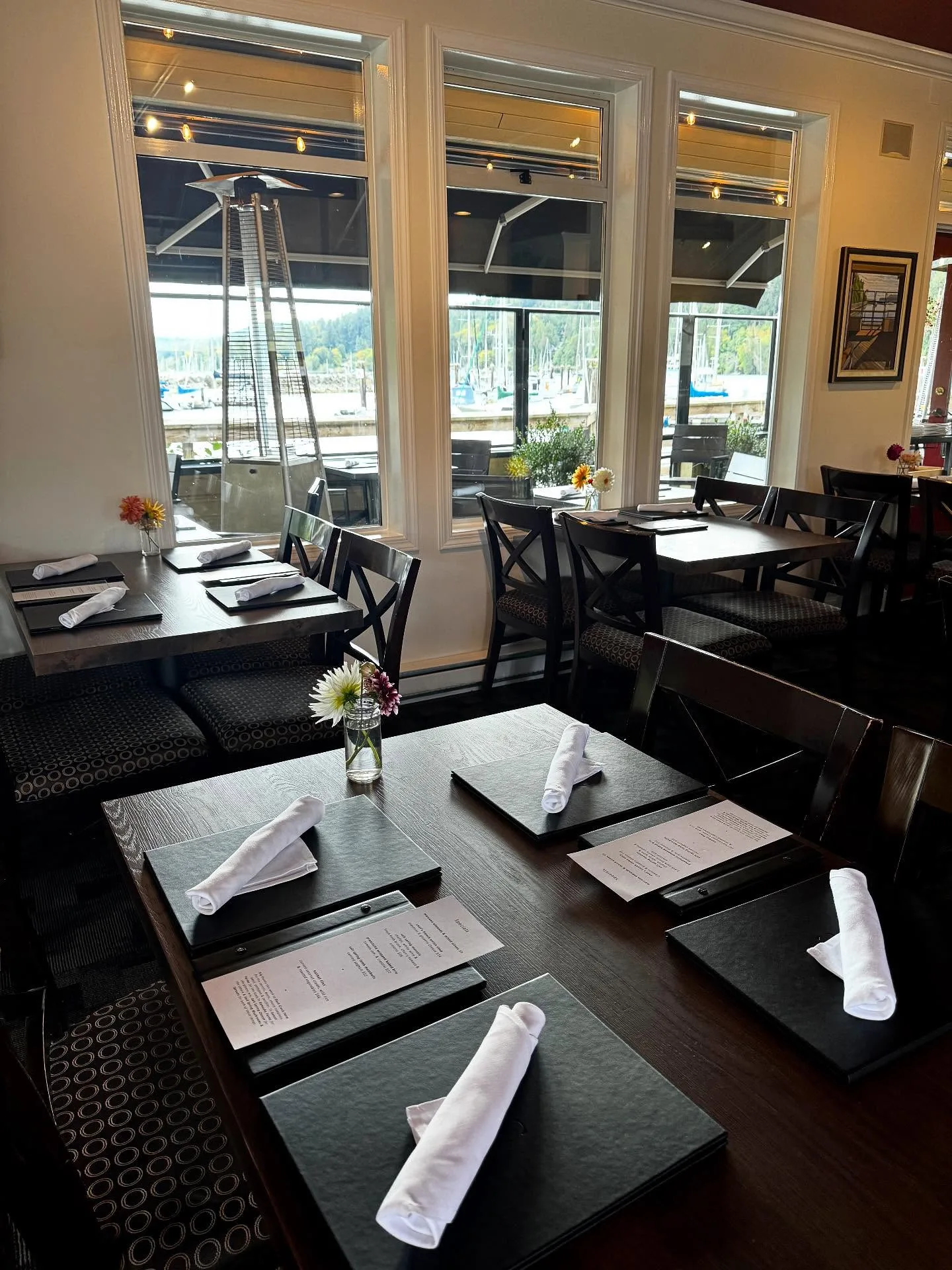Auntie Pesto's indoor dining