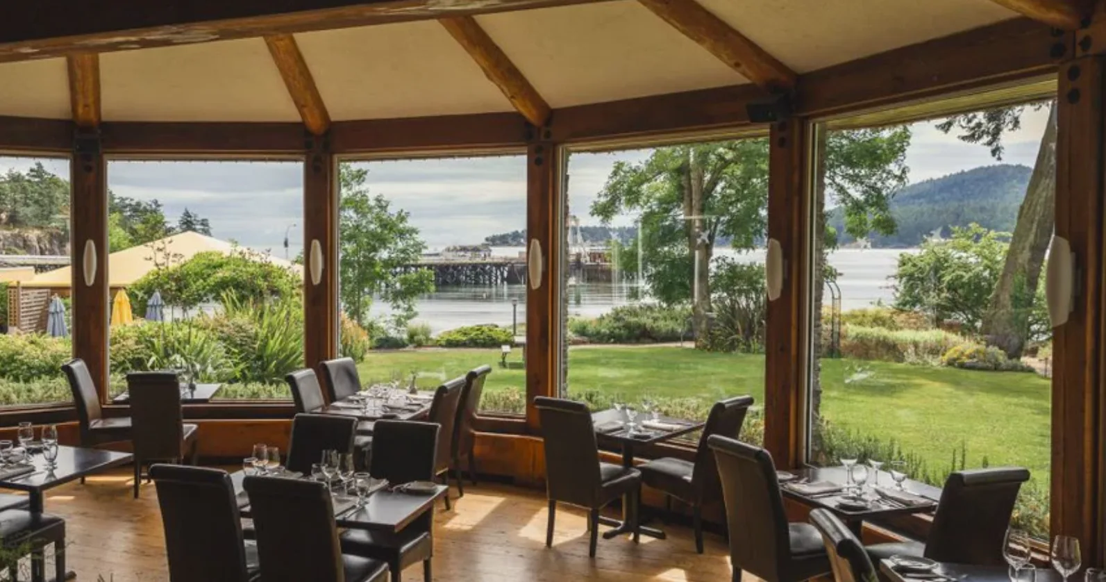 Atrevida Restaurant indoor dining with ocean view